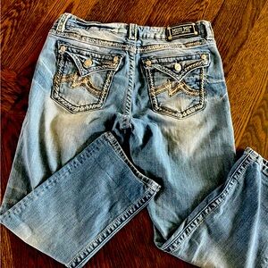 Miss Me 30 boyfriend Jeans capri JB1046P light wash embroidered pockets zip crop